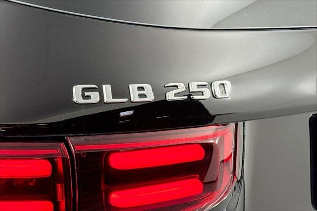 new 2024 Mercedes-Benz GLB 250 car, priced at $51,925