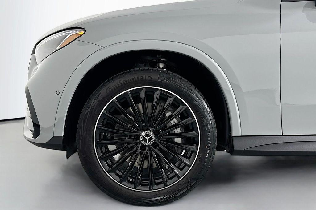 new 2026 Mercedes-Benz GLC 300 car, priced at $68,265