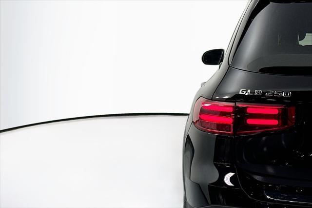 new 2025 Mercedes-Benz GLB 250 car, priced at $47,145