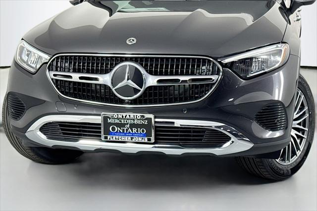 new 2025 Mercedes-Benz GLC 300 car, priced at $52,615