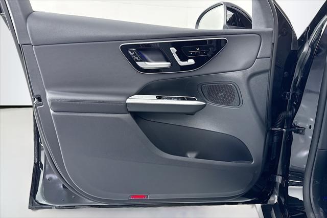 new 2025 Mercedes-Benz GLC 300 car, priced at $51,415