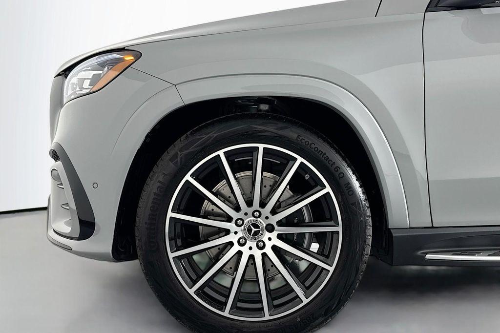 new 2026 Mercedes-Benz GLS 580 car, priced at $122,470