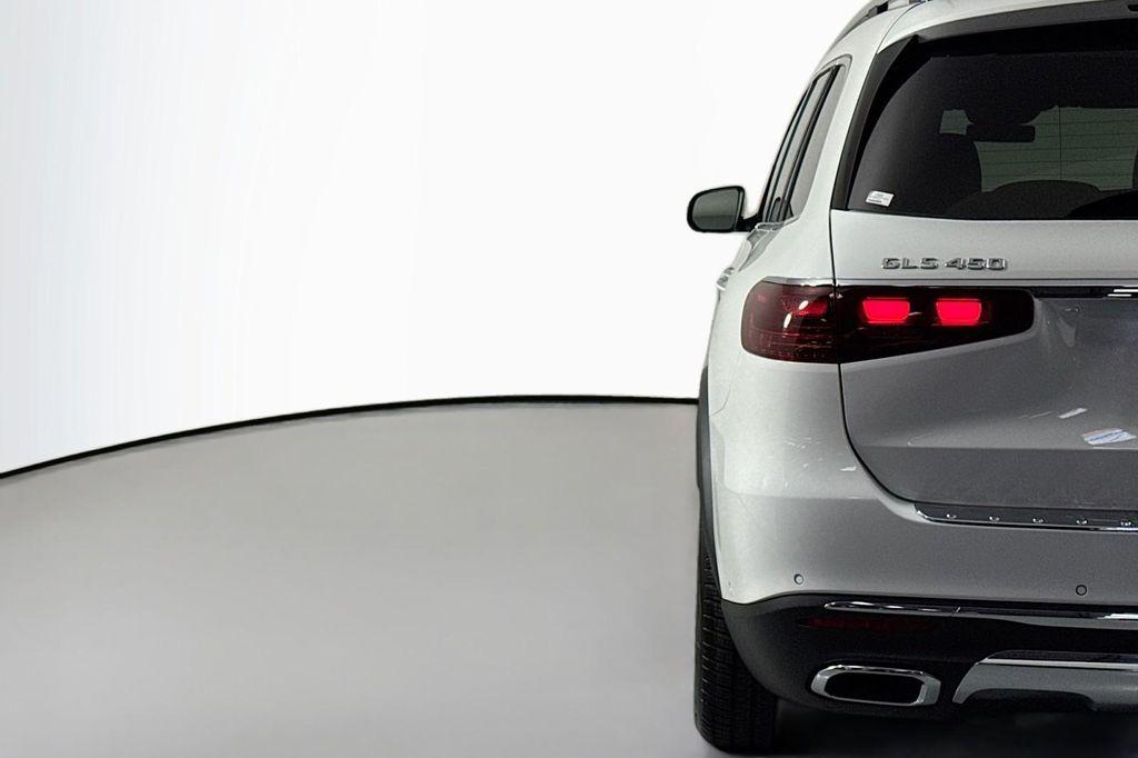 new 2025 Mercedes-Benz GLS 450 car, priced at $92,895