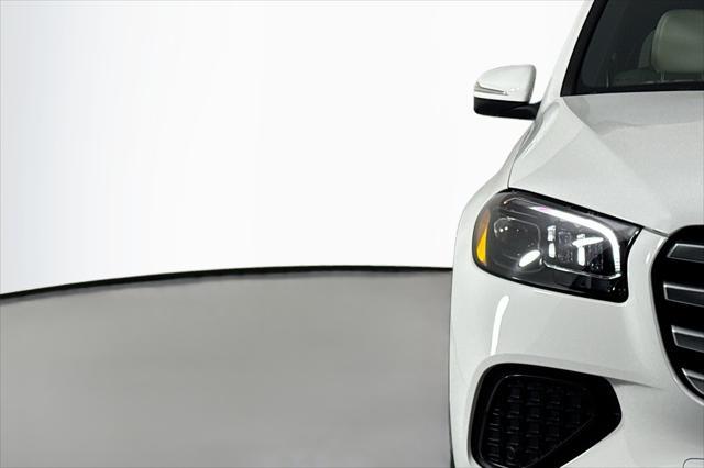 new 2025 Mercedes-Benz GLS 450 car, priced at $91,945