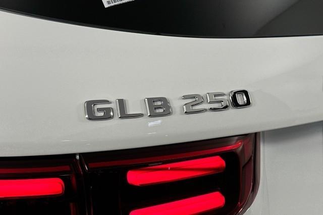 new 2024 Mercedes-Benz GLB 250 car, priced at $49,295