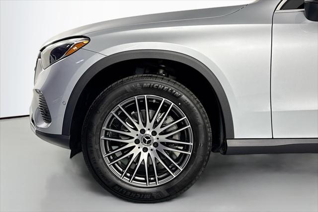 new 2025 Mercedes-Benz GLC 300 car, priced at $52,615
