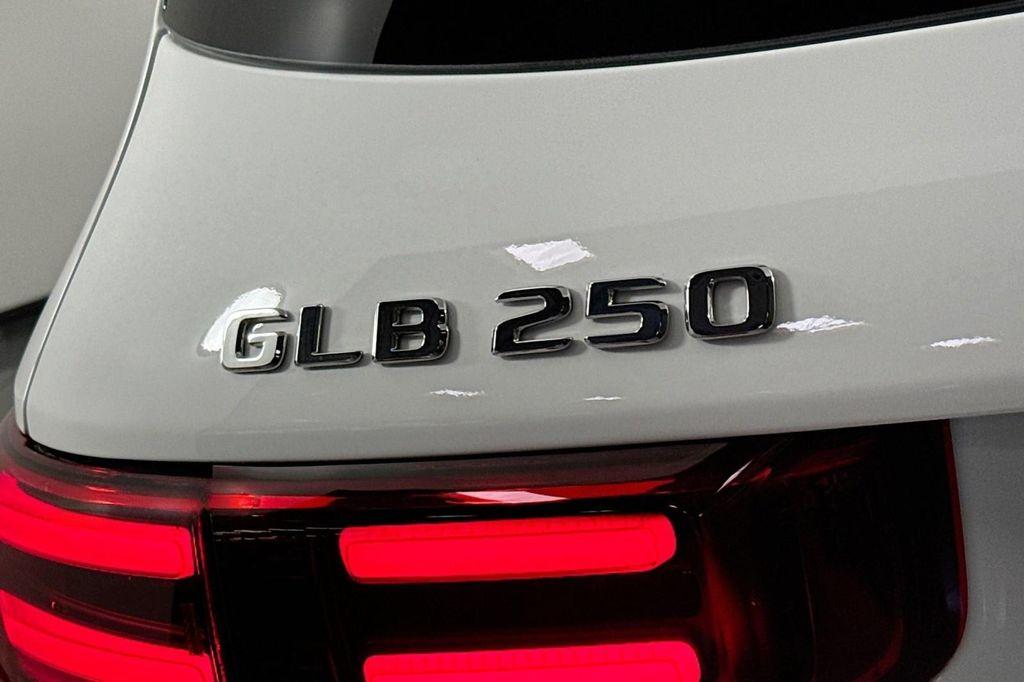 new 2025 Mercedes-Benz GLB 250 car, priced at $47,145