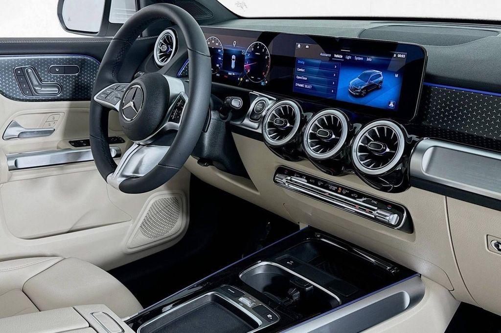 new 2025 Mercedes-Benz GLB 250 car, priced at $47,145