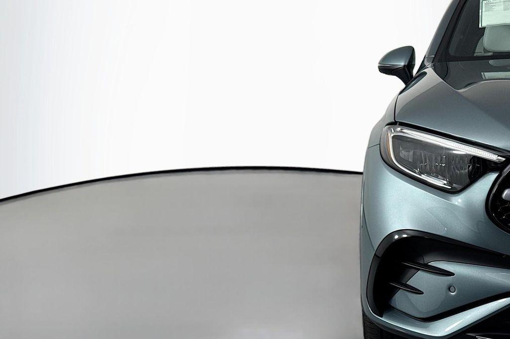 new 2025 Mercedes-Benz GLC 300 car, priced at $60,985