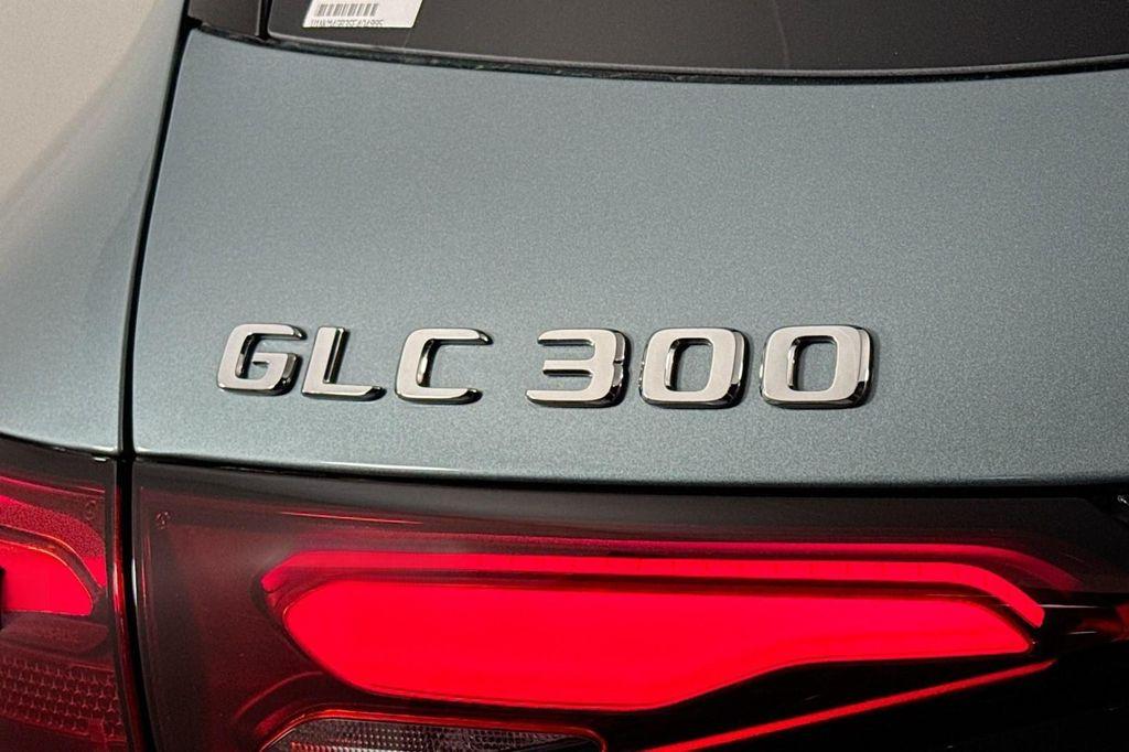 new 2025 Mercedes-Benz GLC 300 car, priced at $60,985