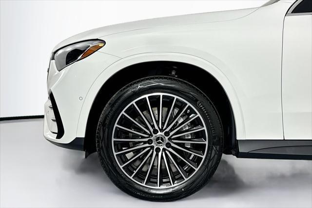 new 2025 Mercedes-Benz GLC 300 car, priced at $59,445