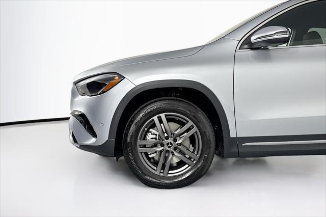 new 2025 Mercedes-Benz GLA 250 car, priced at $45,095