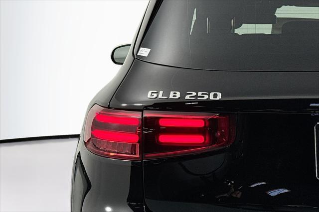 new 2024 Mercedes-Benz GLB 250 car, priced at $49,100