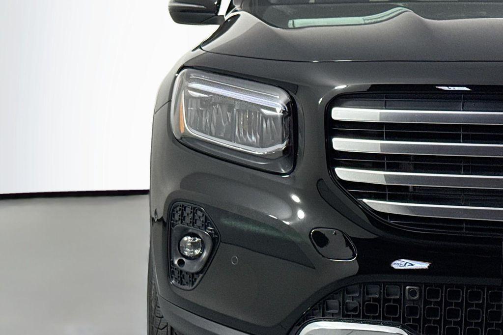 new 2025 Mercedes-Benz GLB 250 car, priced at $47,145