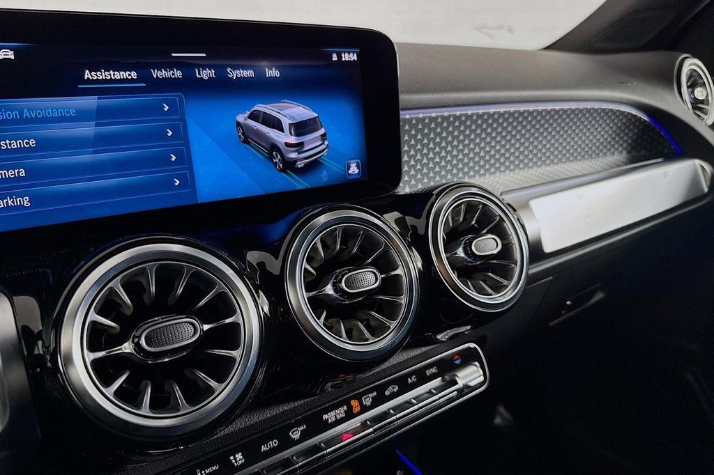 new 2025 Mercedes-Benz GLB 250 car, priced at $47,145