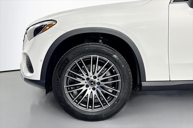 new 2025 Mercedes-Benz GLC 300 car, priced at $51,415