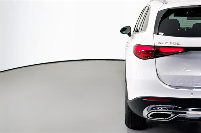 new 2025 Mercedes-Benz GLC 300 car, priced at $51,415