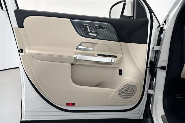 new 2025 Mercedes-Benz GLB 250 car, priced at $47,145