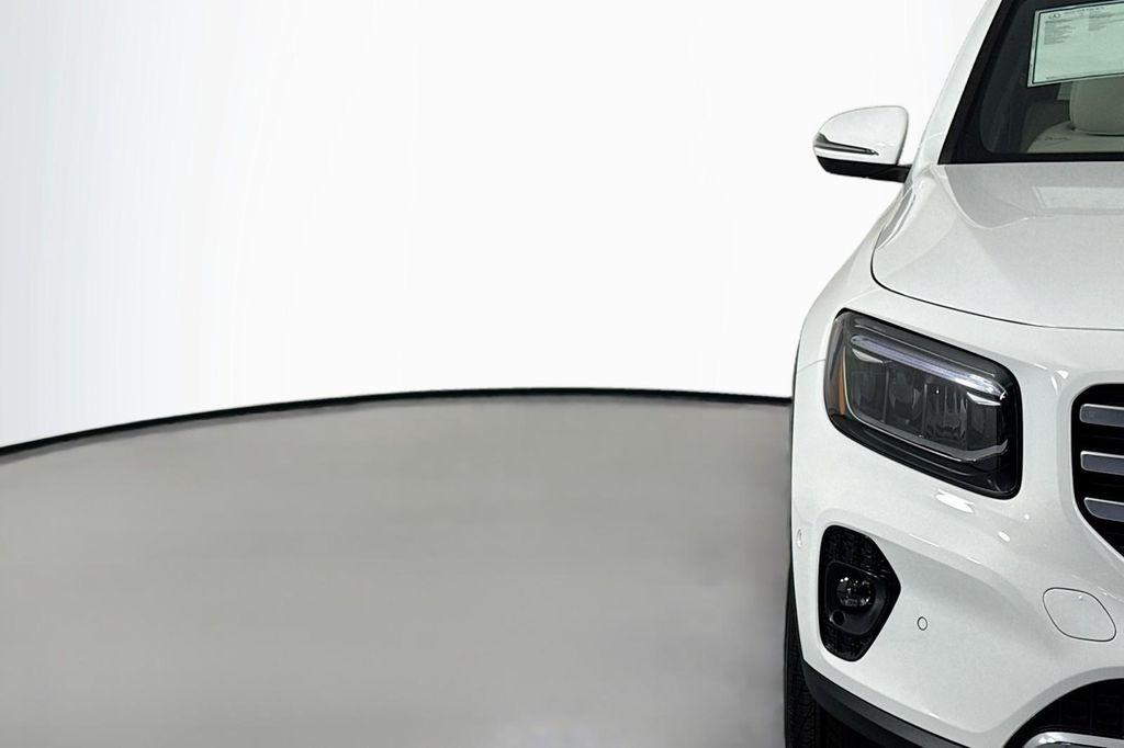 new 2025 Mercedes-Benz GLB 250 car, priced at $47,145