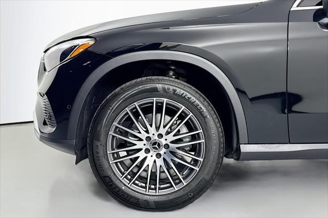 new 2025 Mercedes-Benz GLC 300 car, priced at $61,095