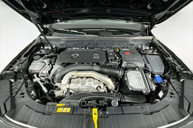 new 2025 Mercedes-Benz GLB 250 car, priced at $47,145