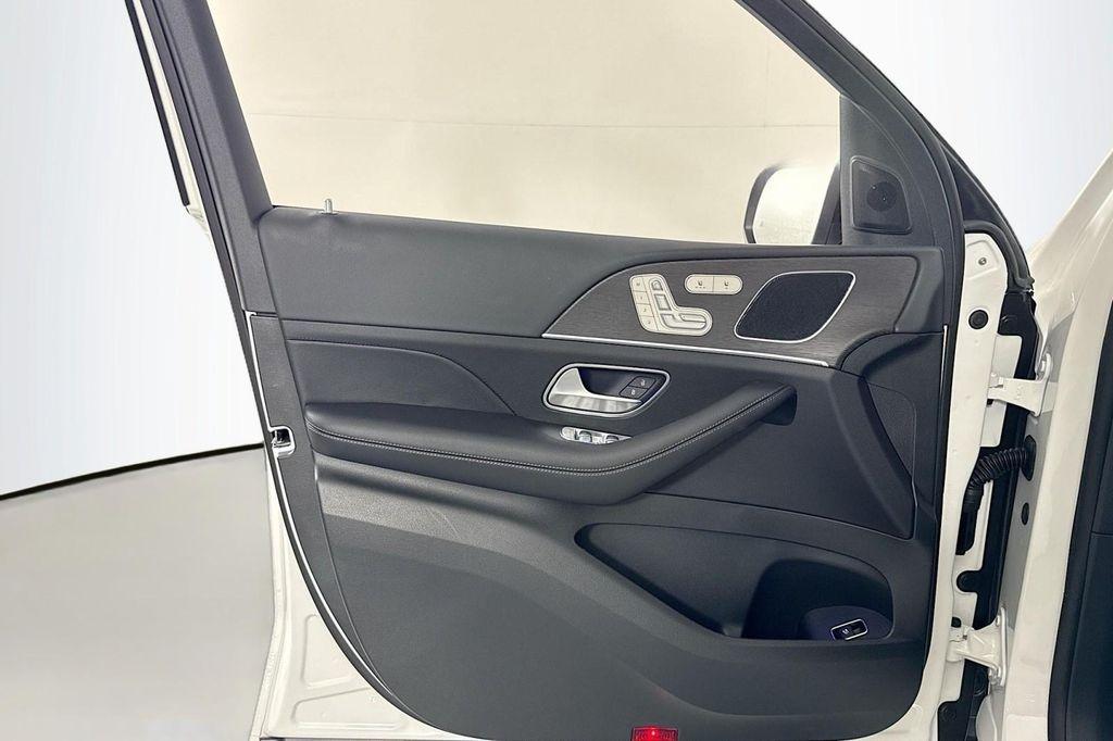 new 2026 Mercedes-Benz GLE 450 car, priced at $75,285