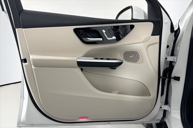 new 2025 Mercedes-Benz GLC 300 car, priced at $51,195