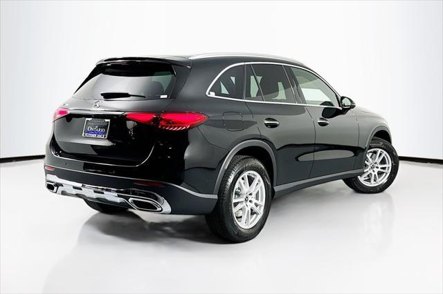 new 2025 Mercedes-Benz GLC 300 car, priced at $52,295