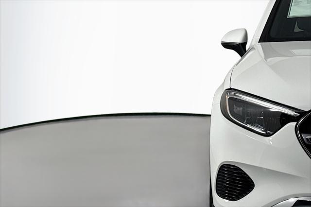 new 2025 Mercedes-Benz GLC 300 car, priced at $51,865
