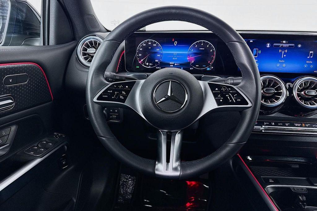 used 2025 Mercedes-Benz GLB 250 car