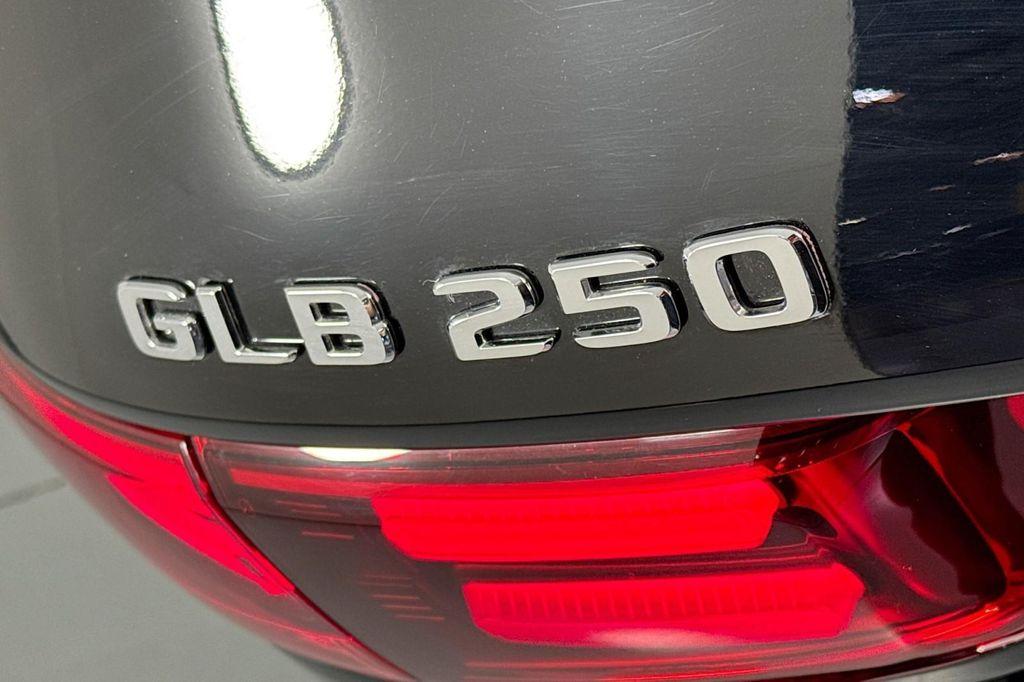 used 2025 Mercedes-Benz GLB 250 car