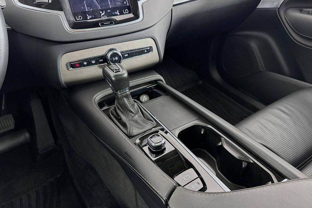 used 2022 Volvo XC90 car, priced at $38,980
