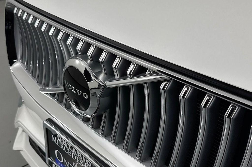 used 2022 Volvo XC90 car, priced at $38,980