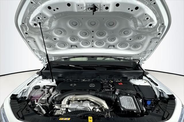 new 2025 Mercedes-Benz GLB 250 car, priced at $48,920