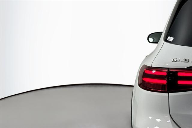 new 2025 Mercedes-Benz GLB 250 car, priced at $48,920