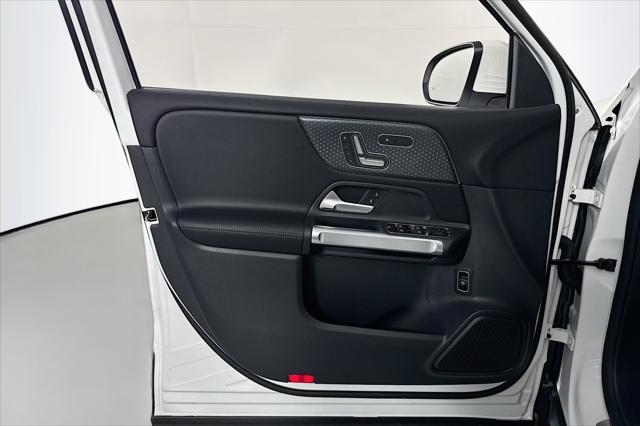 new 2025 Mercedes-Benz GLB 250 car, priced at $47,420