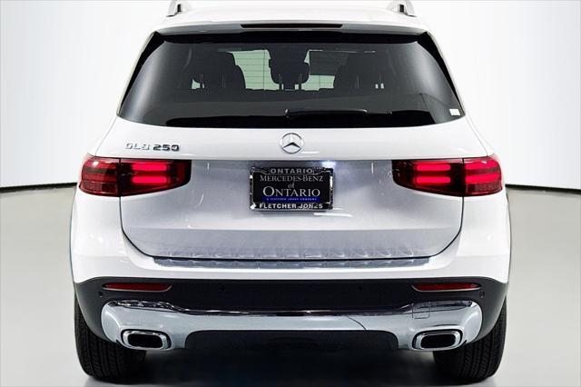 new 2025 Mercedes-Benz GLB 250 car, priced at $47,420