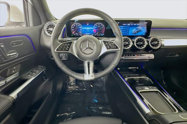 new 2025 Mercedes-Benz GLB 250 car, priced at $47,420