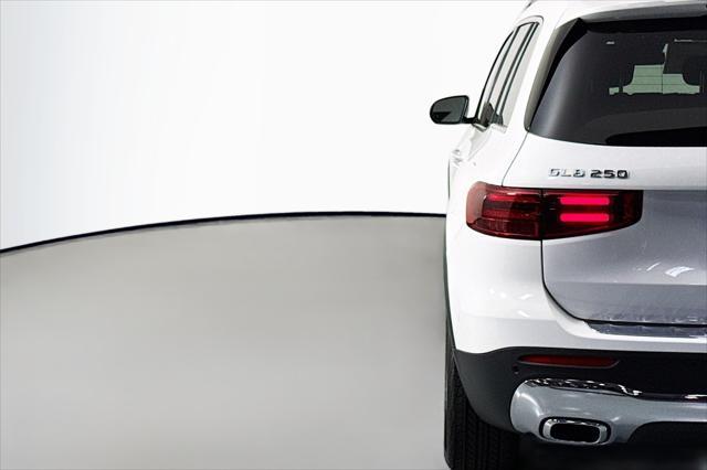 new 2025 Mercedes-Benz GLB 250 car, priced at $47,420
