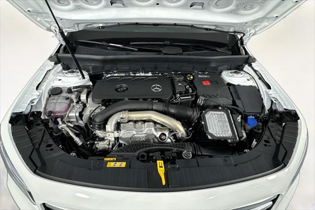 new 2025 Mercedes-Benz GLB 250 car, priced at $47,420