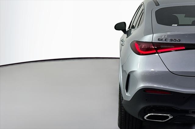 new 2025 Mercedes-Benz GLC 300 car, priced at $65,295