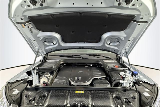new 2025 Mercedes-Benz GLS 450 car, priced at $95,365