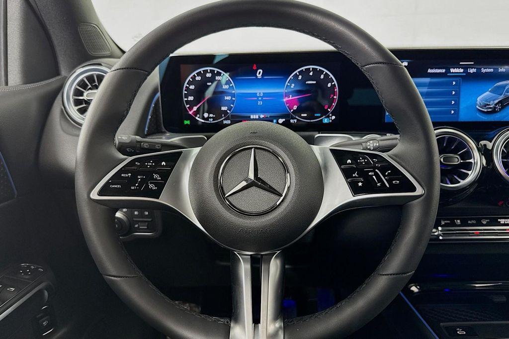 new 2025 Mercedes-Benz GLB 250 car, priced at $49,595