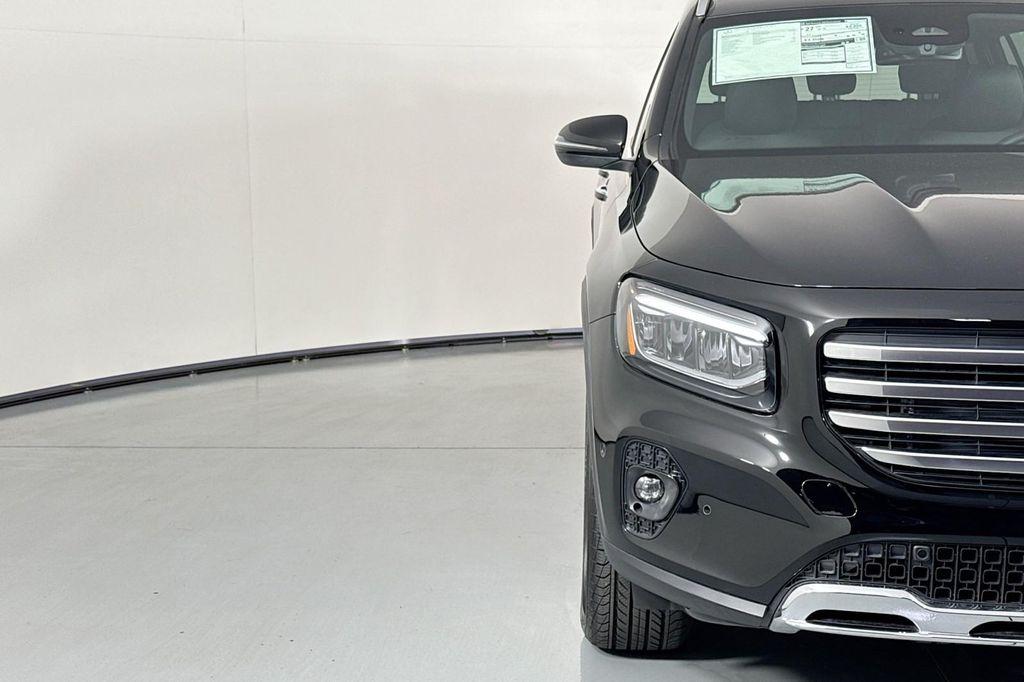 new 2025 Mercedes-Benz GLB 250 car, priced at $49,595