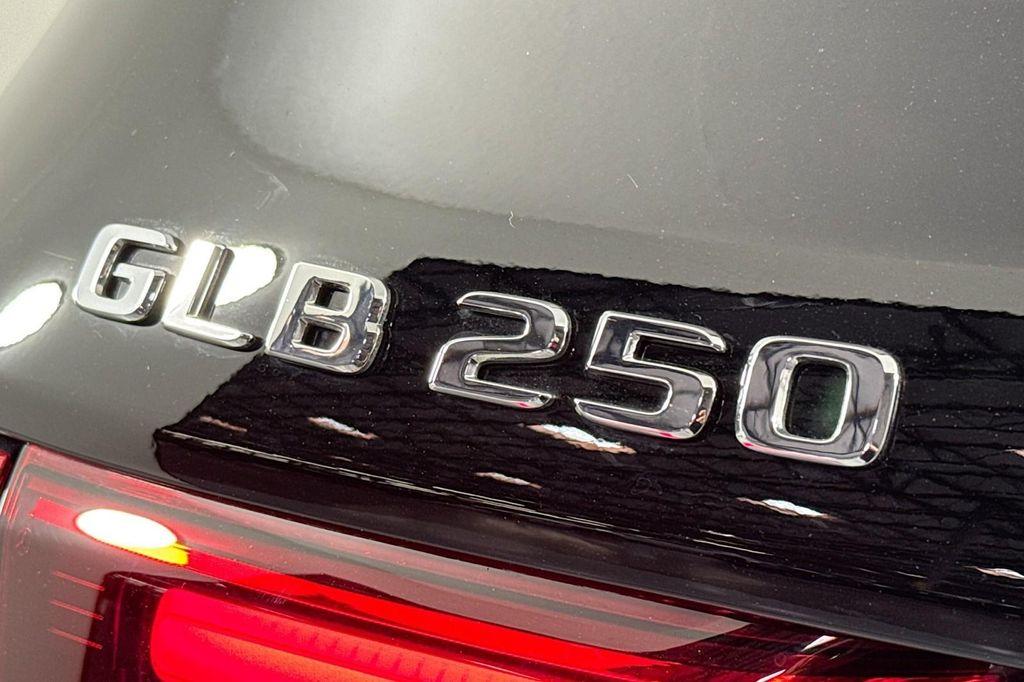 new 2025 Mercedes-Benz GLB 250 car, priced at $49,595