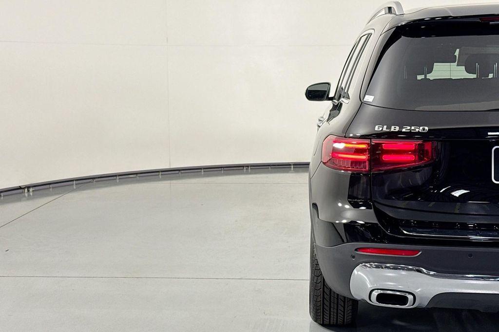 new 2025 Mercedes-Benz GLB 250 car, priced at $49,595