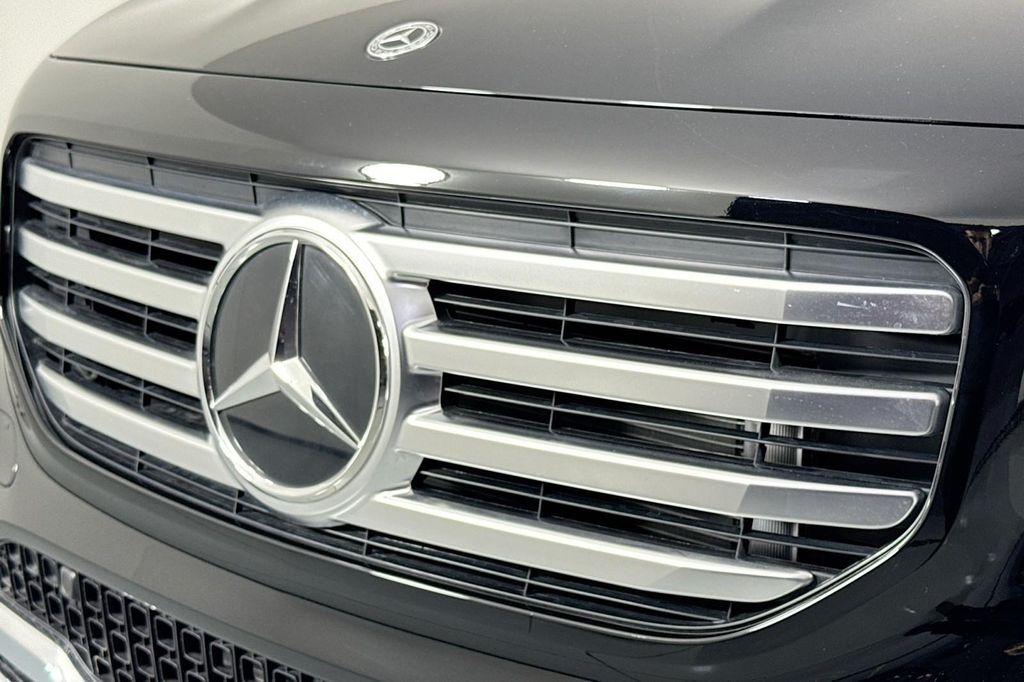 new 2025 Mercedes-Benz GLB 250 car, priced at $49,595