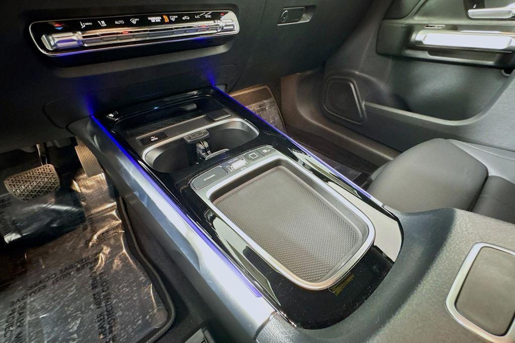 new 2025 Mercedes-Benz GLB 250 car, priced at $49,595