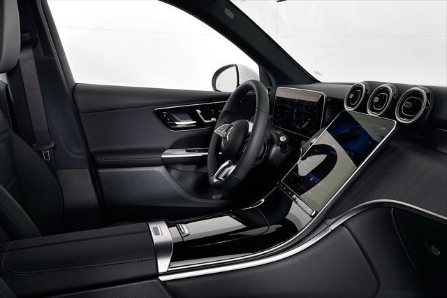 new 2025 Mercedes-Benz GLC 300 car, priced at $52,315