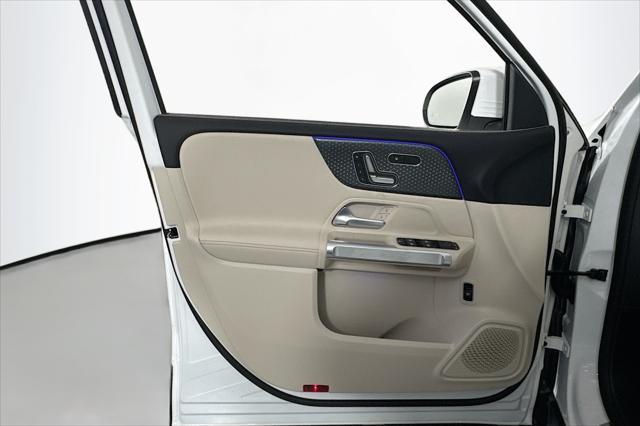 new 2025 Mercedes-Benz GLB 250 car, priced at $47,145